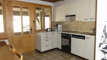 Réfrigérateur, four, lave-vaisselle