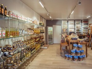 Gift shop - Wohnung Gîte rural de Courcelon by Interhome (Courcelon)