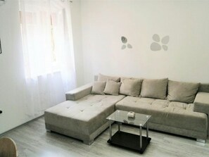 Living area - Wohnung "Mariel" by Interhome (Dragovode)