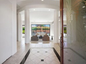 Interior - Marvelous 4-bed resort style house with panoramic Mountain Views in La Quinta (La Quinta)