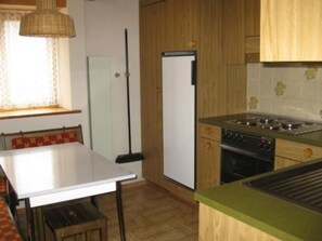 Frigorifero, forno, pentole/stoviglie/utensili