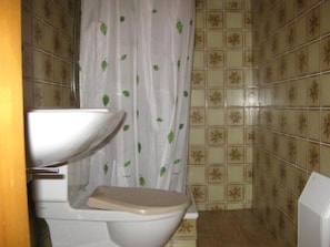Bathroom - 3 1/2 Zimmer-Wohnung in Salouf, oberhalb Savogni by Interhome (Salouf)