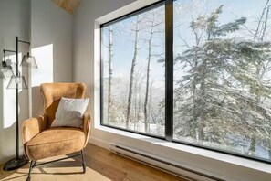 Interior - Elys 9: Le Massif, Hot Tub, Terrace & Forest Views (Baie-Saint-Paul)