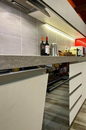 Fridge, microwave, oven, dishwasher - Insel-Ferienhaus by Interhome (Grono)