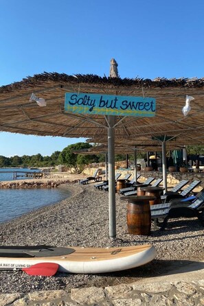 Beach - Strandhaus Danica - Ferienanlage Bain, Žut - Kornati by Interhome (Dragišina)