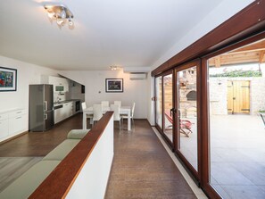 Interior - mit Terrasse by Interhome (Dragišina)