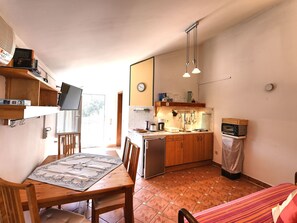 Fridge, cookware/dishes/utensils - Apartment Rosa by Interhome (Pašman/Neviđane)