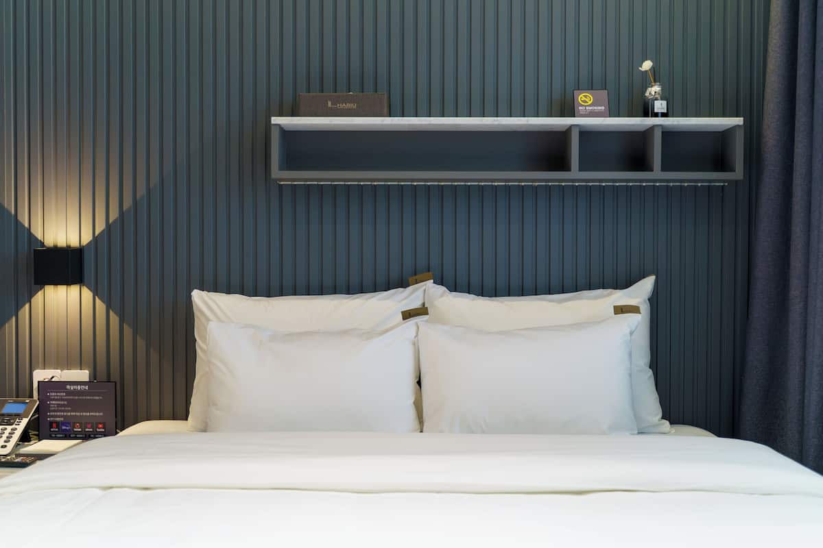 Deluxe Double Room, Styler | Työpöytä, kannettavalle tietokoneelle sopiva työtila, pimennysverhot