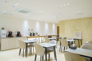 Daily buffet breakfast (KRW 15000 per person) - hotelhariu (Gwangju)