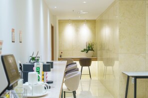 Päivittäinen buffetaamiainen (15000 KRW per henkilö)