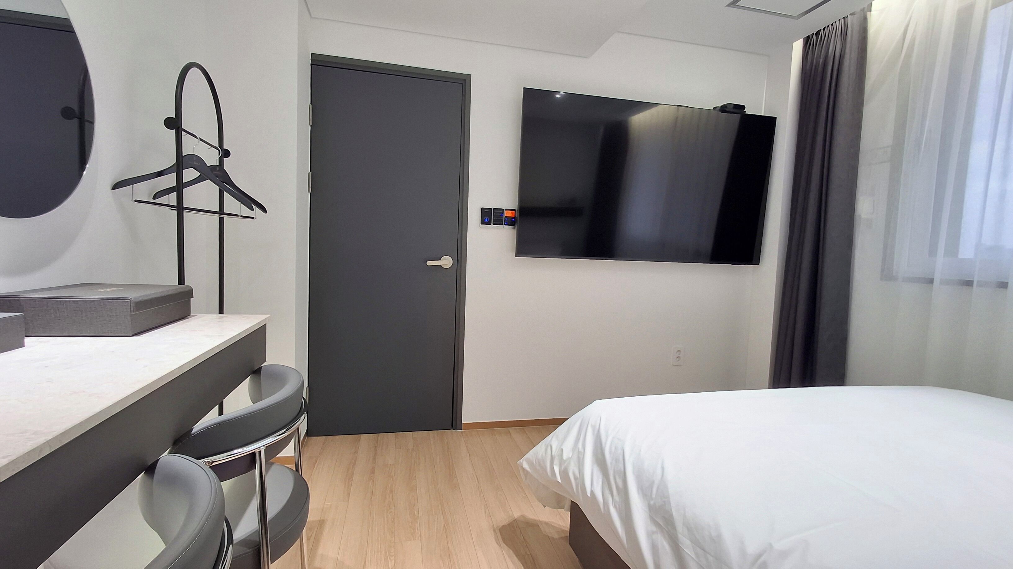 Deluxe Double Room, City View