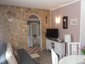 TV - Lea, Senj -  Kroatien by Interhome (Senj)