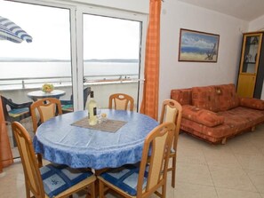 Dining - Appartement in Dramalj mit Terrasse by Interhome (Crikvenica/Dramalj)