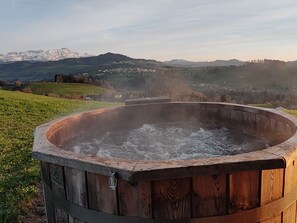 Outdoor spa tub - sunehus.ch by Interhome (Lustmühle)