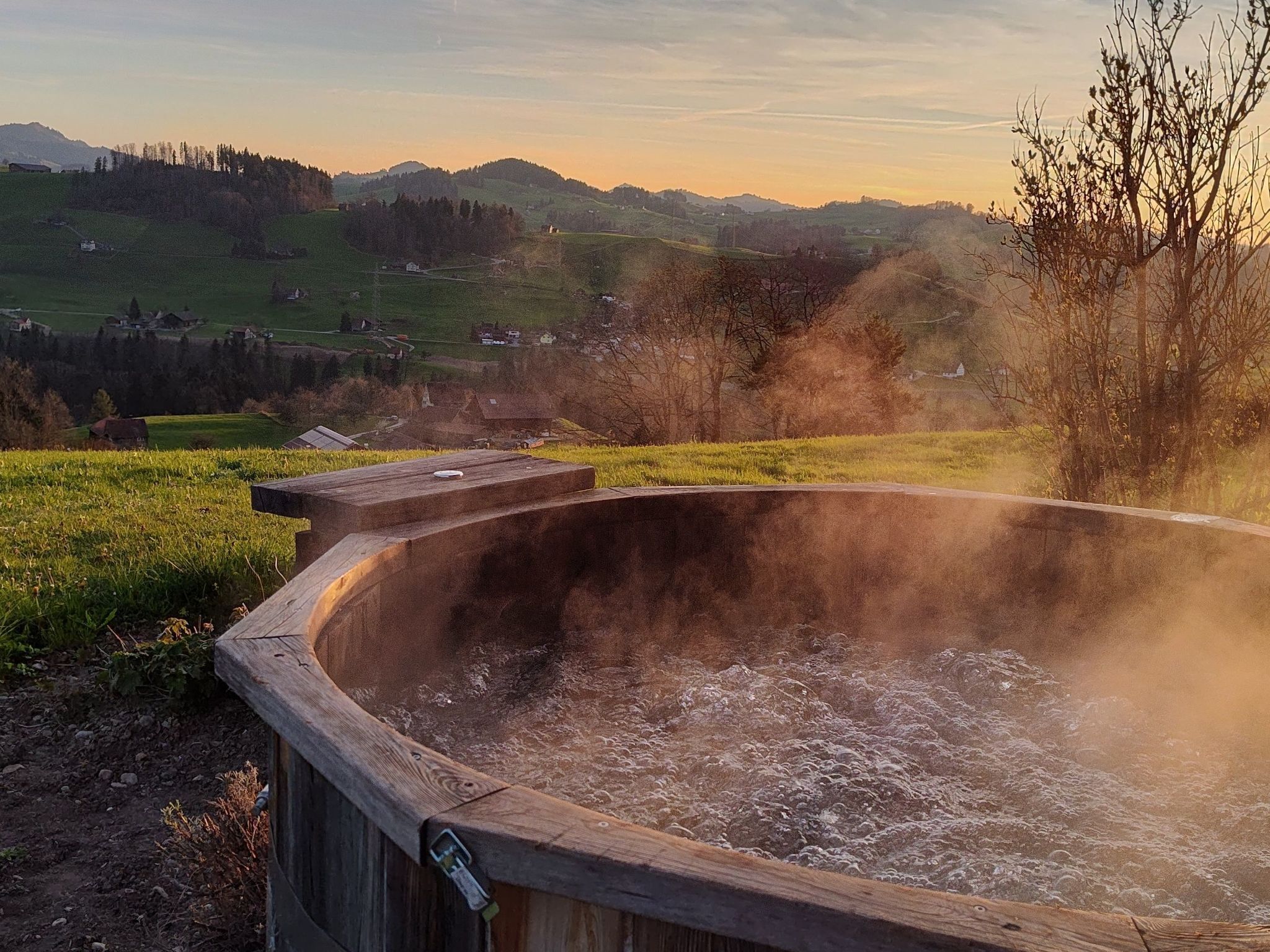 Tina de hidromasaje al aire libre