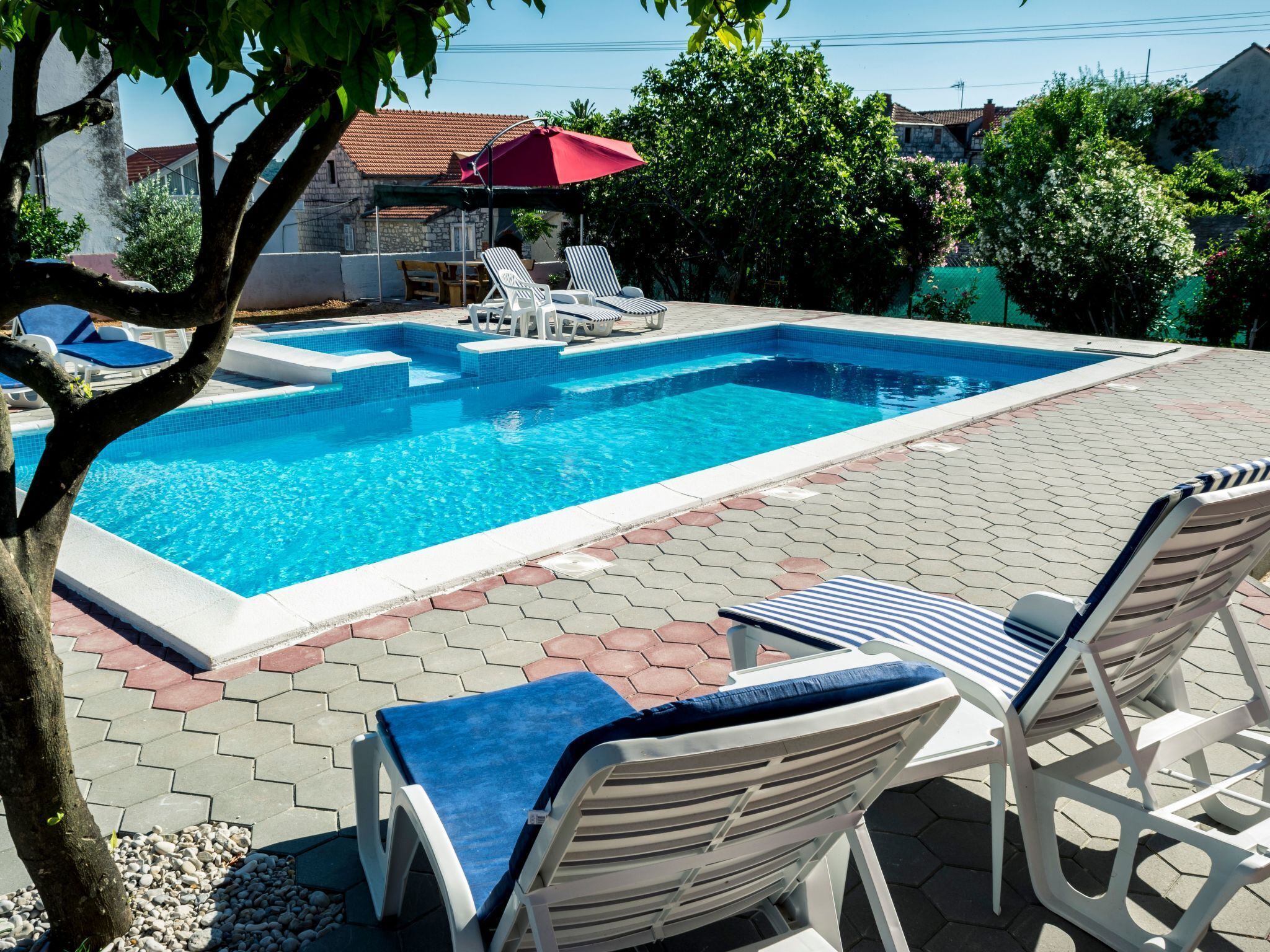 Et oppvarmet basseng