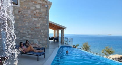Ferienvilla "Dalmatiner" mit Infinity Pool by Interhome
