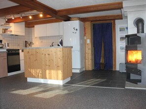 Fridge, oven, dishwasher, cookware/dishes/utensils - Vacation home Fäsch by Interhome (Flumserberg Bergheim)