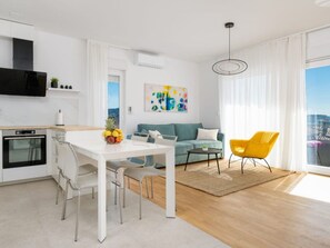 TV, fireplace - Wohnung Lana by Interhome (Trogir)