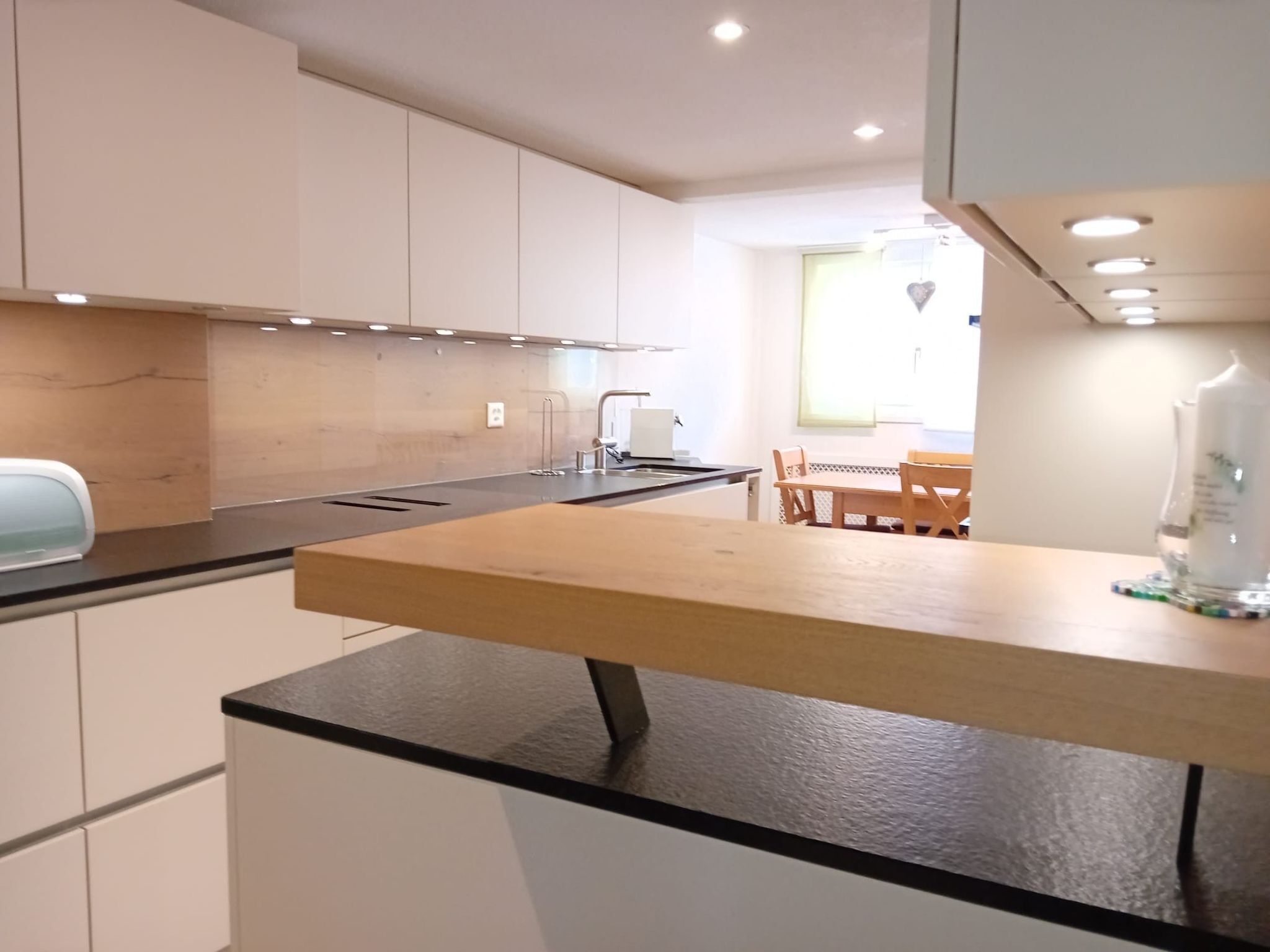 Kühlschrank, Ofen, Geschirrspüler, Kochgeschirr/Geschirr/Besteck