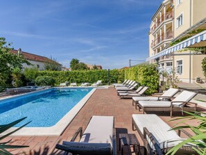 A heated pool - mit Whirlpool by Interhome (Trogir)