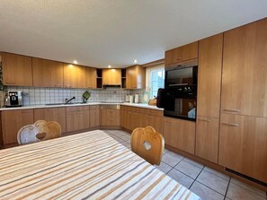 Fridge, microwave, oven, dishwasher - Apartment Gapf by Interhome (Hundwil)