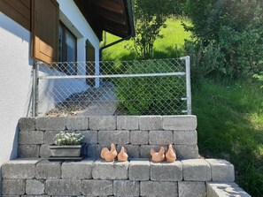 المنطقة المحيطة بالمنشأة