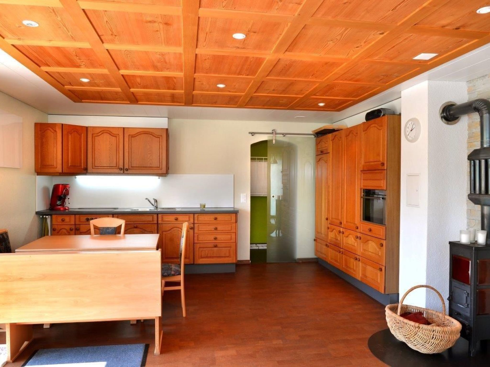 المنشأة من الداخل