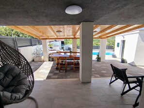 Outdoor dining - "Ferienhaus Luce" - privater Pool by Interhome (Prgomet)