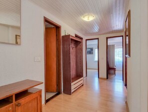 Interior - "Davor 8" direkt am Strand by Interhome (Buzinija)