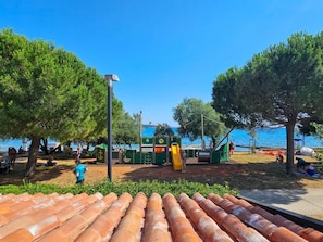 Children’s area - "Vadnov A2" direkt am Strand by Interhome (Buzinija)