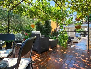 Terrace/patio - "Vadnov A2" direkt am Strand by Interhome (Buzinija)