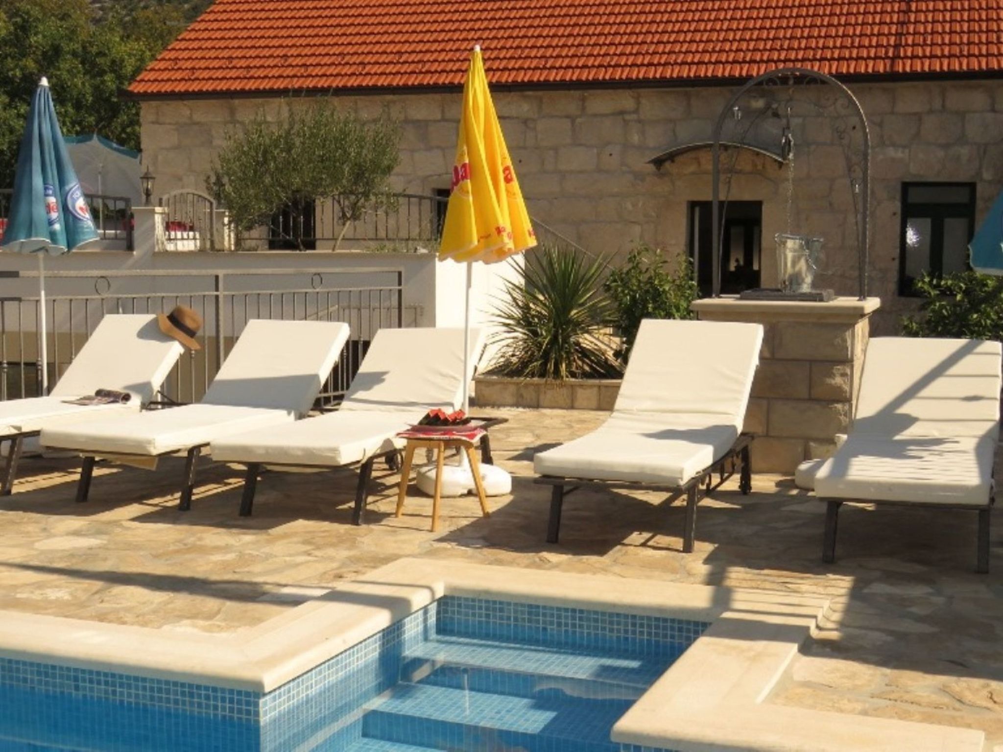 Et oppvarmet basseng