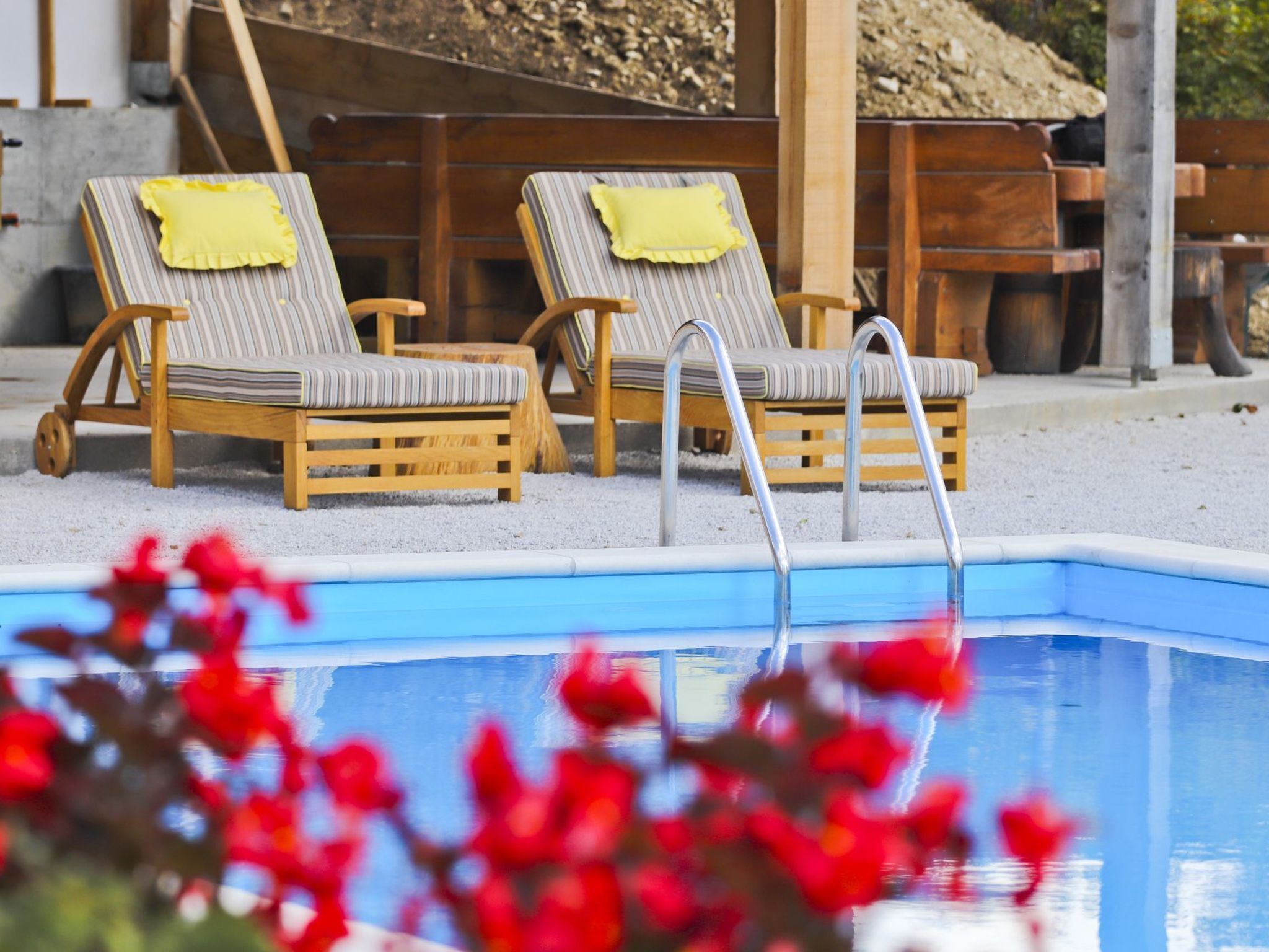 Een verwarmd zwembad