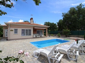 Pool - Villa Bianca mit Pool nah am Lanterna Resort by Interhome (Poreč/Tar)