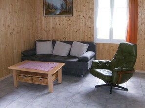 TV - Ferien im grünen links by Interhome (Haldi b. Schattdorf)