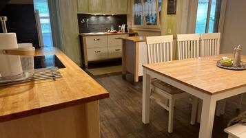 Fridge, oven, cookware/dishes/utensils