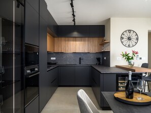 Fridge, microwave, oven, dishwasher - Luxuriöses Penthouse Viki mit Meerblick by Interhome (Umag)