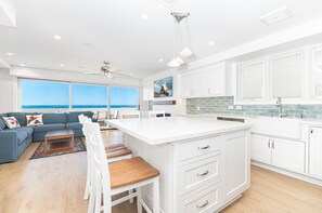 Interior - Remodeled Oceanfront Home Right on 36th Street Beach and the Boardwalk! (Newport Beach)