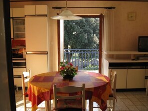 Dining - mit Blick auf das Wasser by Interhome (Umag)