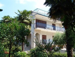 Exterior - mit Blick auf das Wasser by Interhome (Umag)