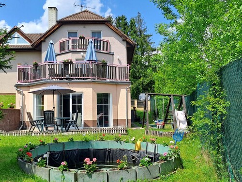 Komfortvilla in Prag, Hallenbad, Whirlpool, Sauna by Interhome