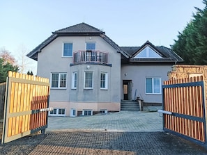 Exterior - Wellness Villa near Prague by Interhome (Vranov)