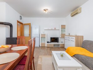TV - Solea, Dorf Valbandon by Interhome (Fažana)