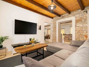 Televisión y reproductor de DVD 