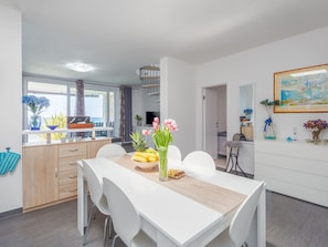Dining - Villa direkt am Meer und Strand mit herrlichem Blick by Interhome (Umag/Juricani)