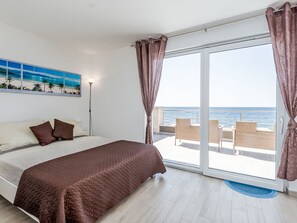 3 bedrooms, Internet - Villa direkt am Meer und Strand mit herrlichem Blick by Interhome (Umag/Juricani)