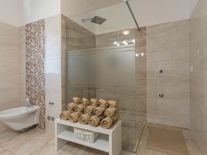 Towels - Villa direkt am Meer und Strand mit herrlichem Blick by Interhome (Umag/Juricani)