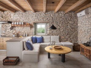 DVD player - Villa Flavia Traditionelles Steinhaus mit Pool by Interhome (Umag/Juricani)