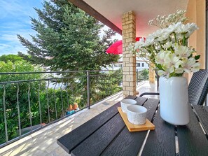 Outdoor dining - Wohnung 30m vom Meer entfernt für bis zu 6 Personen by Interhome (Novigrad (Istra))